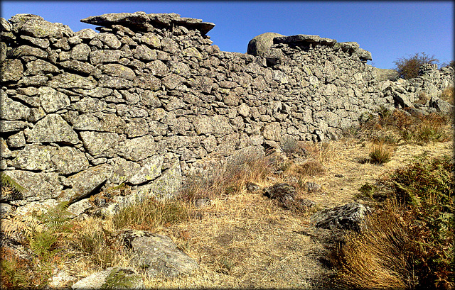 Las Machotas, dry-stone wall