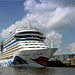 Cruise ship AIDAsol, Hamburg...