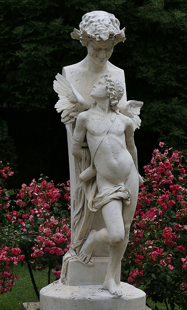 L'Amour Captif - Une sculpture pédo-sataniste - Aux Jardins des Plantes de Paris