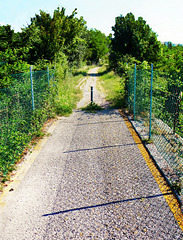 Valmarecchia - Secchiano (RN), loc: Ca' Rosello; traccia della vecchia linea ferroviaria Rimini.Novafeltria.  -   Trace of the disused railway line Rimini-Novafeltria, It's now a way for bicycles and pedestrians.