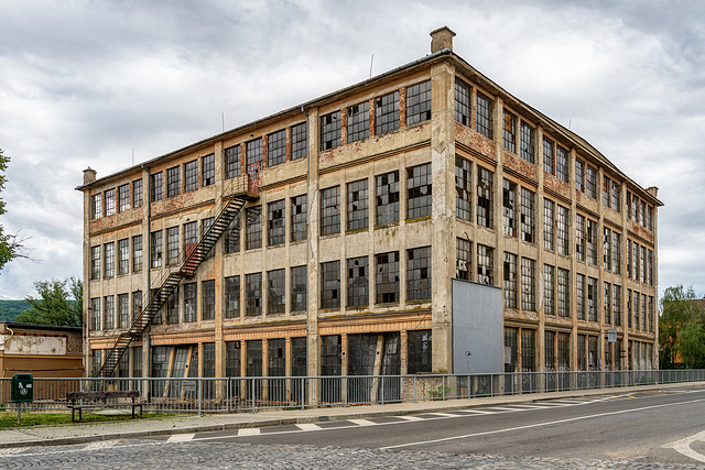 Esslerova textilní továrna