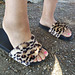 Nono et ses nouvelles pantoufles / Nono with her new new slippers (1)