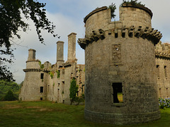Le chateau de Kergornadeach, Bretagne