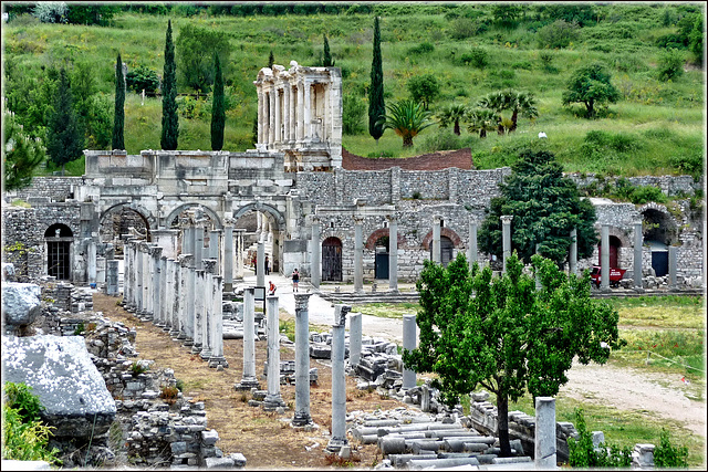 Ephesus - La porta di Mazzeo e Mitridate -