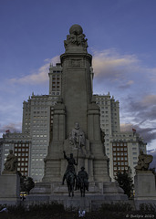 Plaza de España, Monumento al poeta Miguel de Cervantes ... P.i.P.  (© Buelipix)
