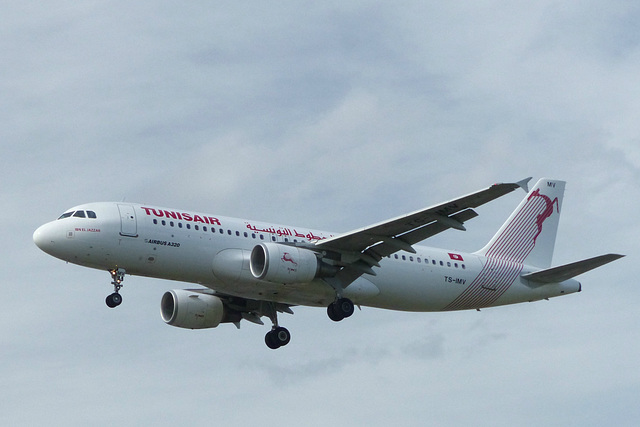 TS-IMV approaching Heathrow - 6 June 2015