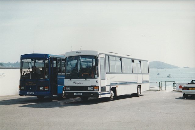 Tantivy Blue 17 and Pioneer 5 at St. Brelade's Bay - 4 Sep 1999 1