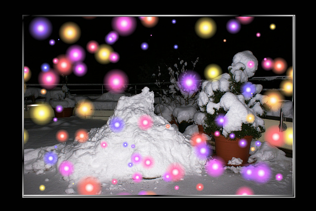Nächtlicher Schneefall... Nightly snowfall... ©UdoSm