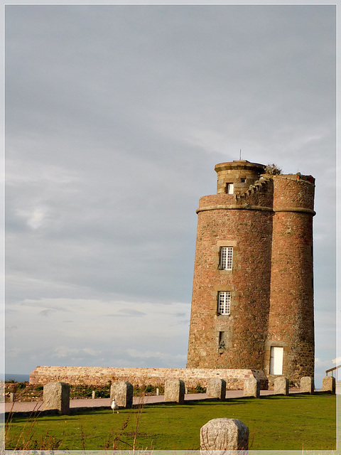 Le premier phare ou phare Vauban au cap Fréhel (22)