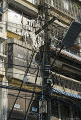 Elektroinstallationenen in Yangon (© Buelipix)