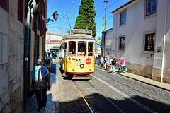 Lisbon 2018 – Eléctrico 548 on the Largo Santa Luzia