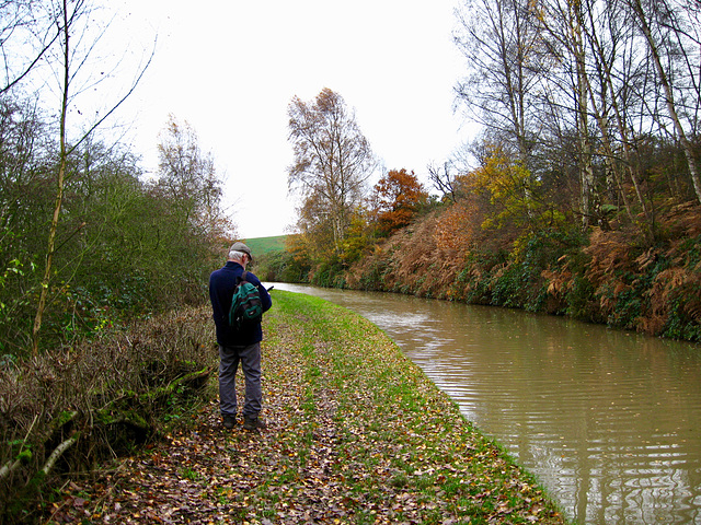 Coventry Canal approaching Grendon Bridge