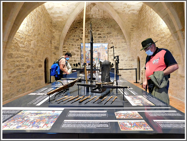 Dinan  (22)  journées du patrimoine : Intérieur de la tour Coetquen au château