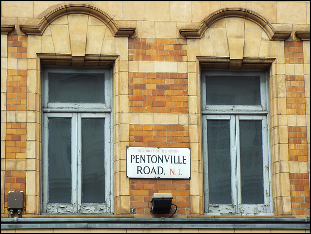 Pentonville Road sign