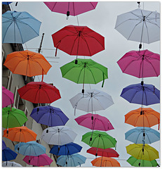 arrivée de 450 parapluies sur la Bretagne