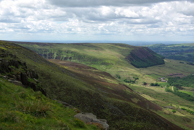 View West to Torside Clough and Bramah Edge