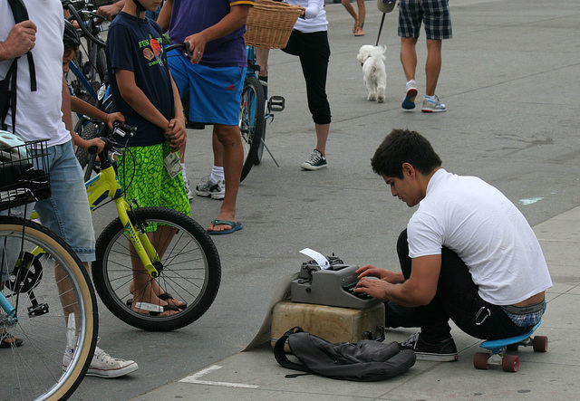 Assistance For The Illiterate At Venice Beach (7479)