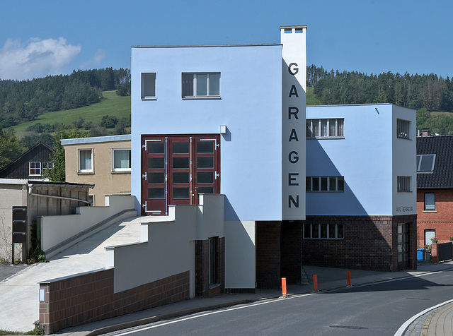 Bauhaus Hotel Probstzella, the garages