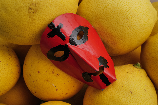 Careto mask on lemons