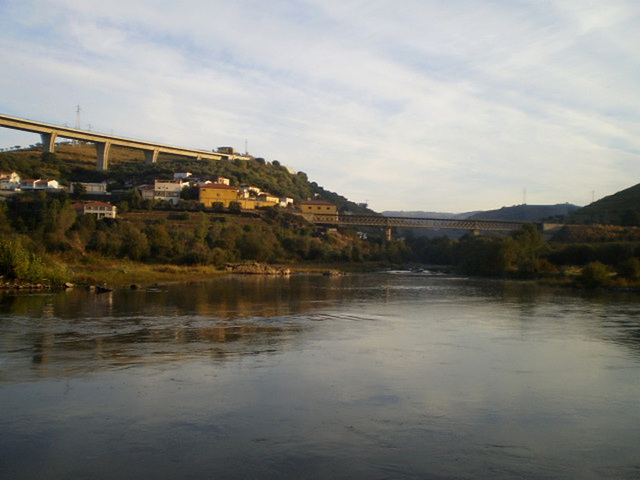 Railway bridge over Corgo River.