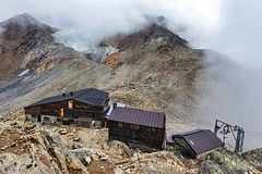 Similaun Hut (3,016 m)