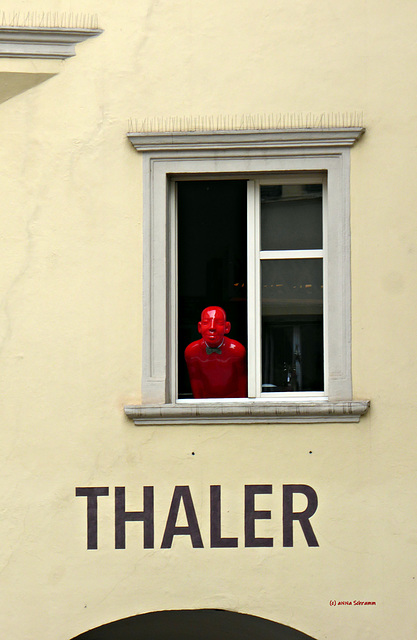Bolzano - the Red Man - PiP