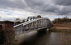 Moore swing bridge