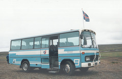 Guðmundur Jónasson R 345 at Nýidalur working their ‘Highland Bus’ service – 24 July 2002 (492-19)