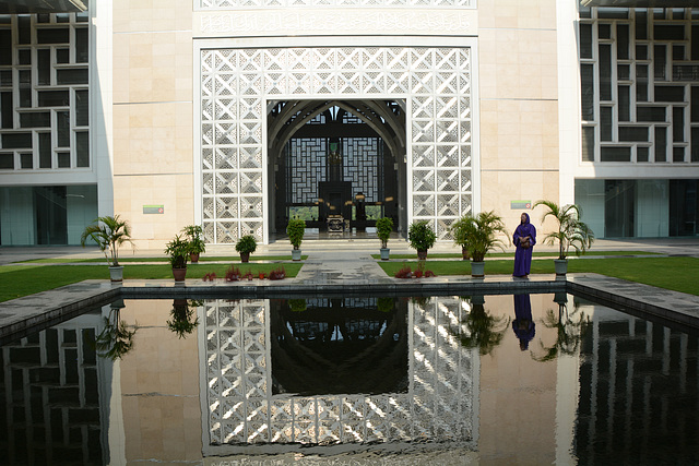 Courtyard of Tuanku Mizan Zainal Abidin Mosque (Iron Mosque)