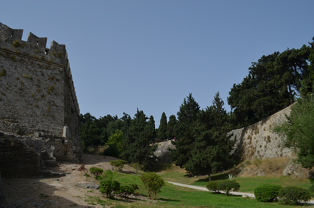 The Fortress of Rhodes, The Path Between the Walls to the Southern Side
