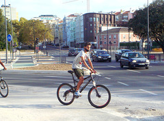 Bike path in Praça de Espanha. Only possible with recent works