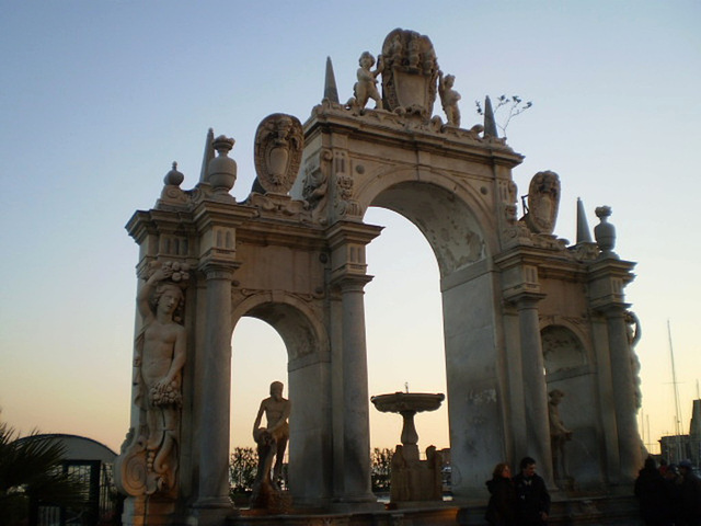 Fountain of the Giant (or Fountain of Immacolatella).