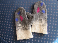 felted gloves