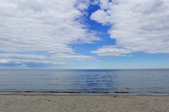 am Strand von Jūrmala (© Buelipix)