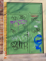 1 (42)...austria vienna green door...words..graffitis