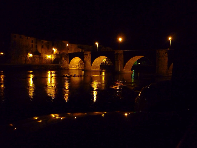 Le Pont Vieux a Limoux ,un soir