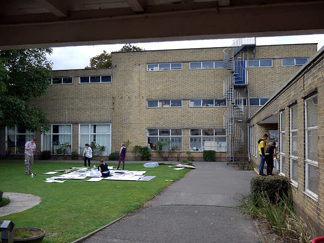 Impington Village College - hall wing seen from classroom wing covered way 2014-09-13