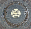 Kanaldeckel mit Wappen von Meran