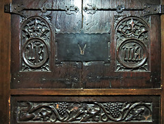 chelsea old church, london (104) early c16 cupboard made up into a table