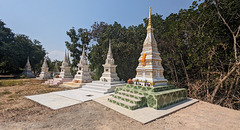 Buddhist monks' graveyard / Begraafplaats voor boeddhistische monniken