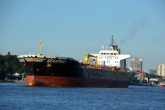 Der Tanker SEASPRAT verlässt den Hamburger Hafen