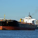 Der Tanker SEASPRAT verlässt den Hamburger Hafen