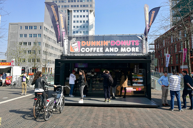 Pop-up Dunkin’ Donuts