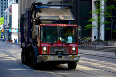 Canada 2016 – Toronto – Mack dustbin lorry