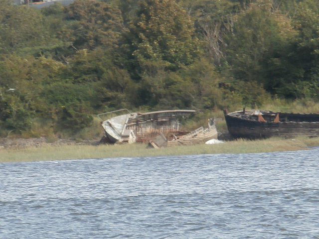 A couple of more wrecks on the riverbank