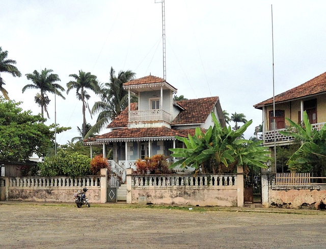 Colonial Houses in Equatorial Zone