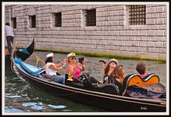 Amigas de vacaciones en Venecia