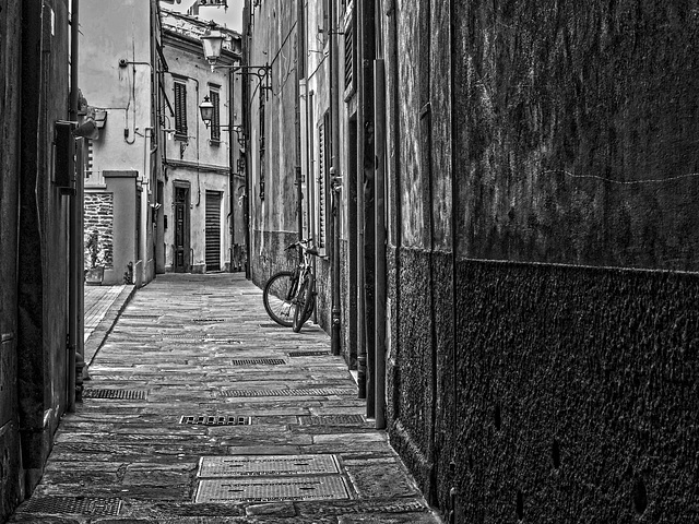 Narrow street Narrow street