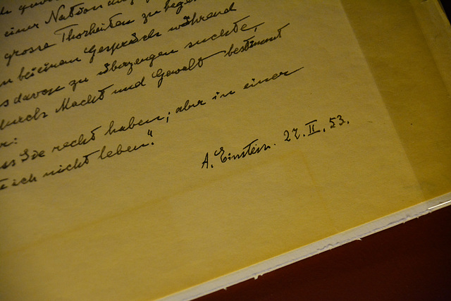 Museum Boerhaave 2015 – Einstein’s signature