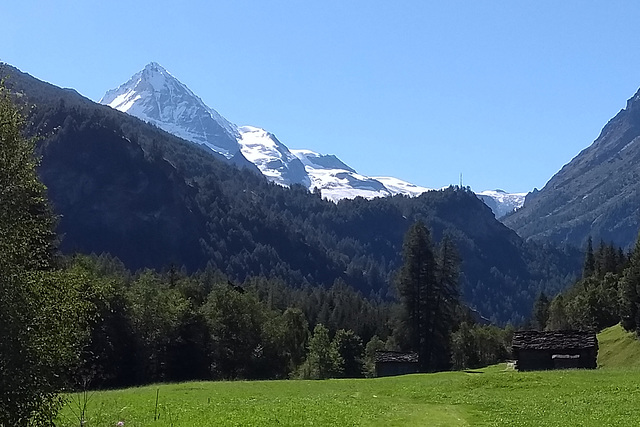La Dent Blanche, vue de la route de Berthé, Evolène (Valais, Suisse)